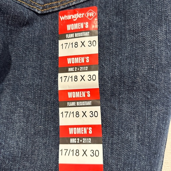 Women’s Wrangler Flame Resistant Jeans. - Picture 3 of 8